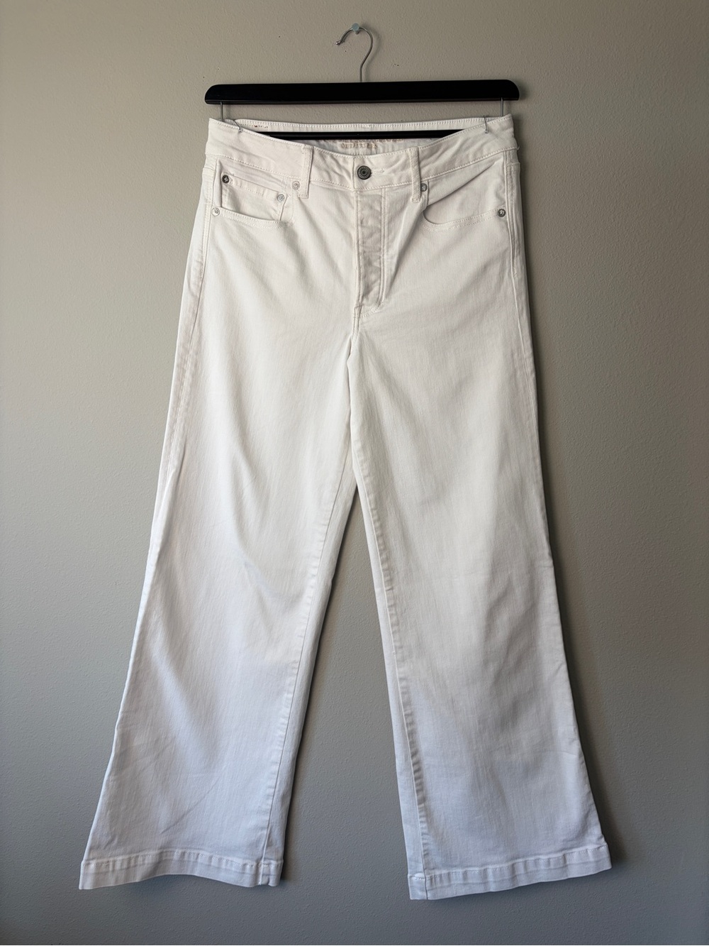 American Eagle Button Fly White Denim Straight Leg Super Stretch Jeans Size 12S